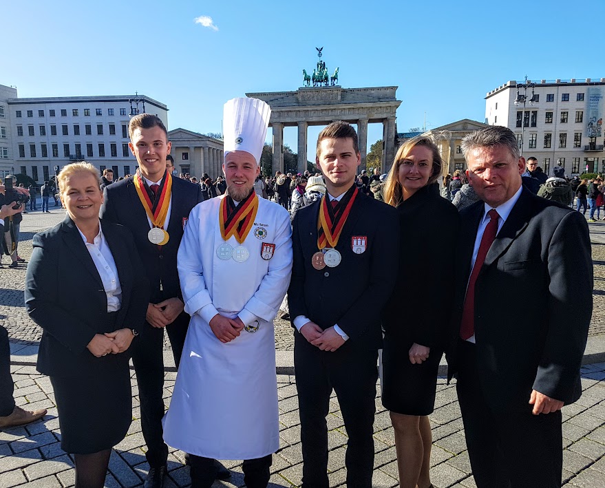 2017 trainierte Sophia Birlem den Hamburger Kochazubi für die Deutschen Jugendmeisterschaften.